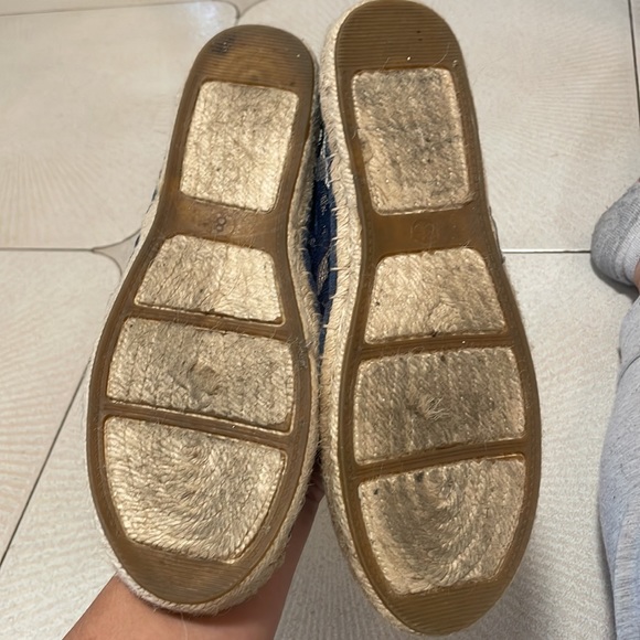 Espadrilles - Picture 2 of 2